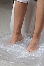 100 PROTEGE PIEDS PLASTIFIES JETABLES SPECIAL BAC PEDICURE (48X15cm) 